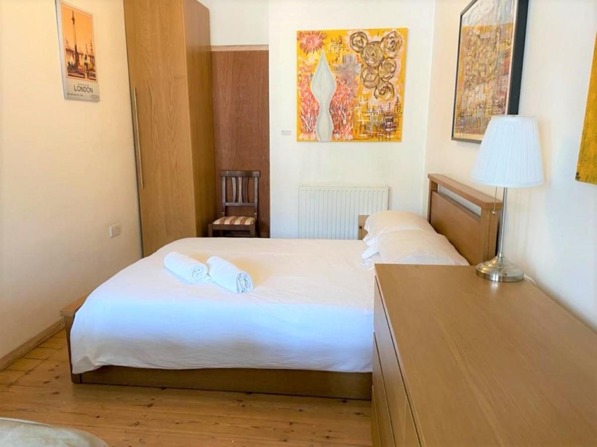 Апартаменты Flat Without Kitchen At Kentish Town